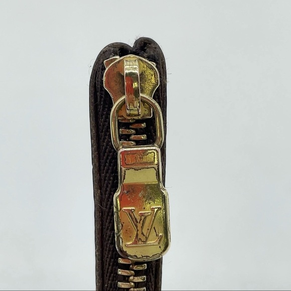 Louis Vuitton Monogram Canvas Key Holder - Picture 12 of 16